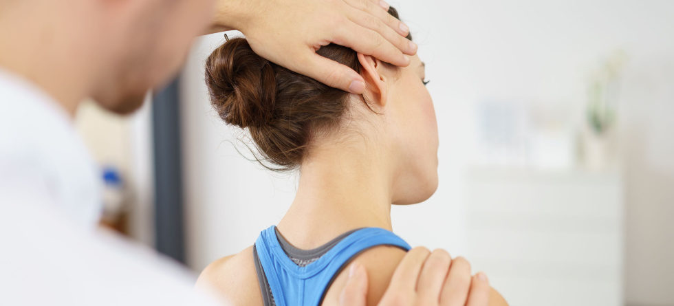 How long does neck strain take to heal?